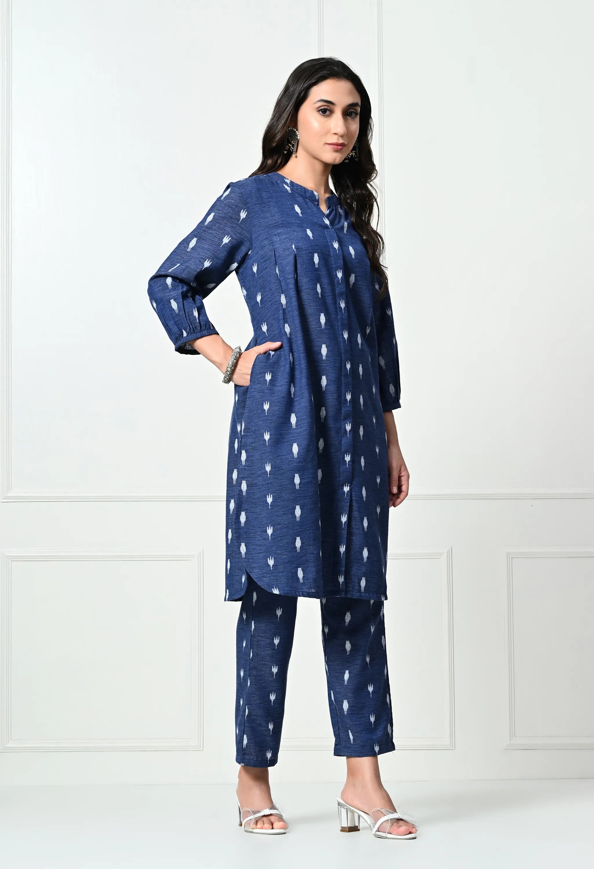 Blue weaved booty pleated set