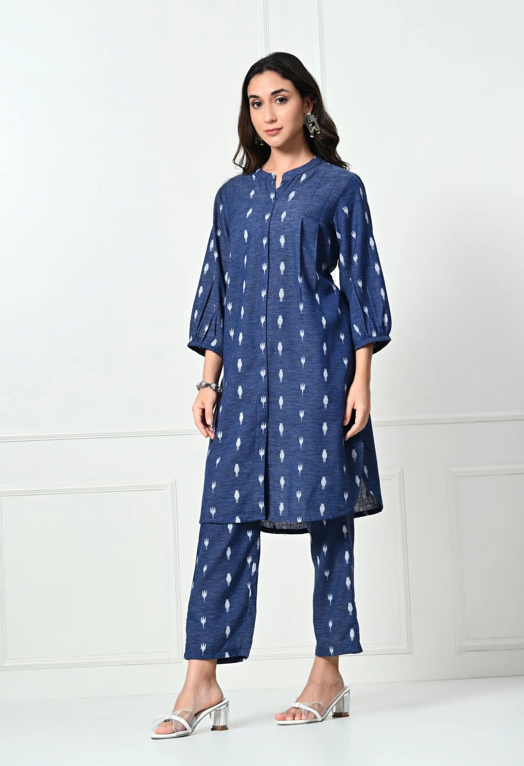Blue weaved booty pleated set