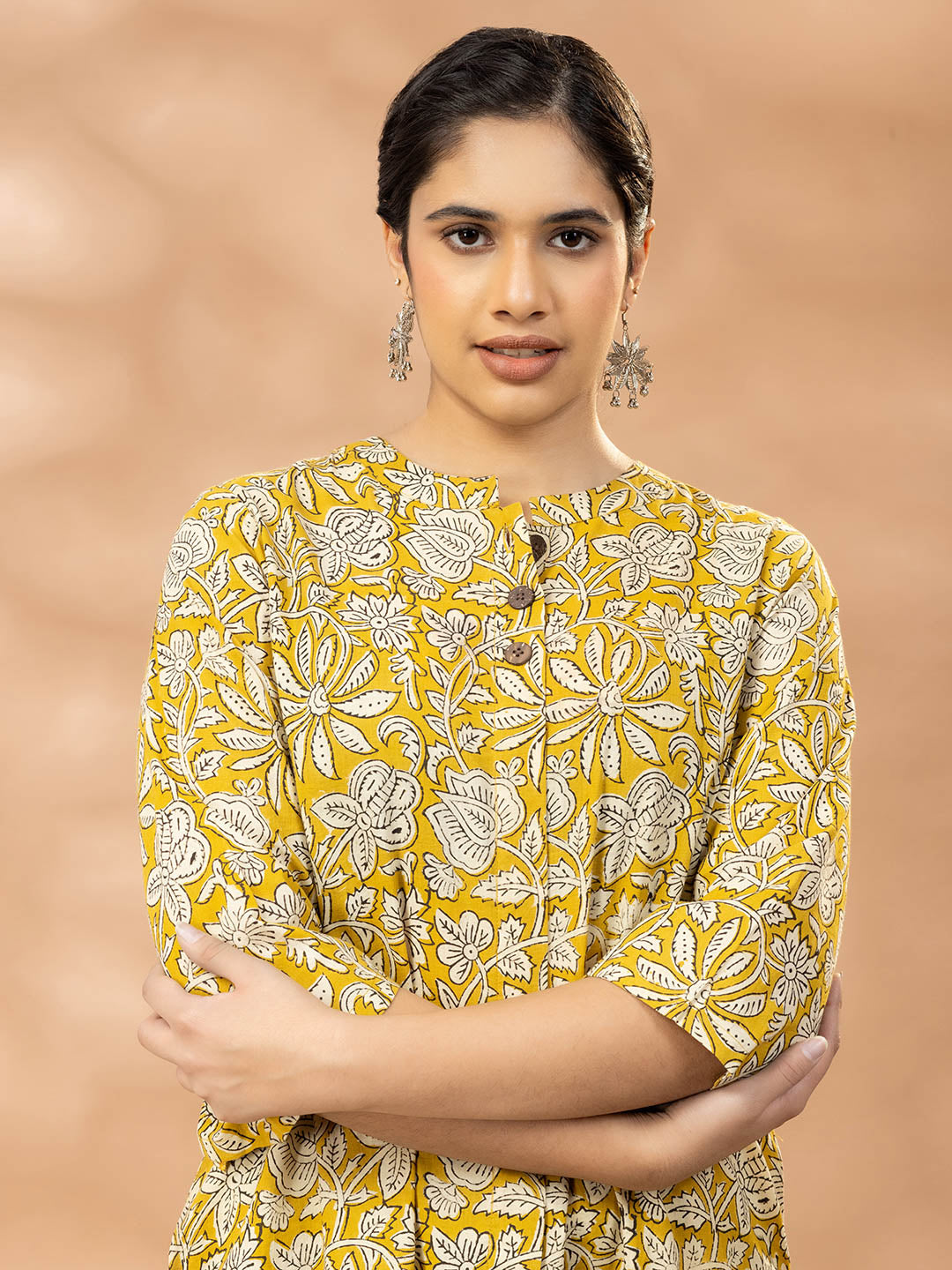 Bagru Yellow and Cream Mandarin Neck Kurta Set