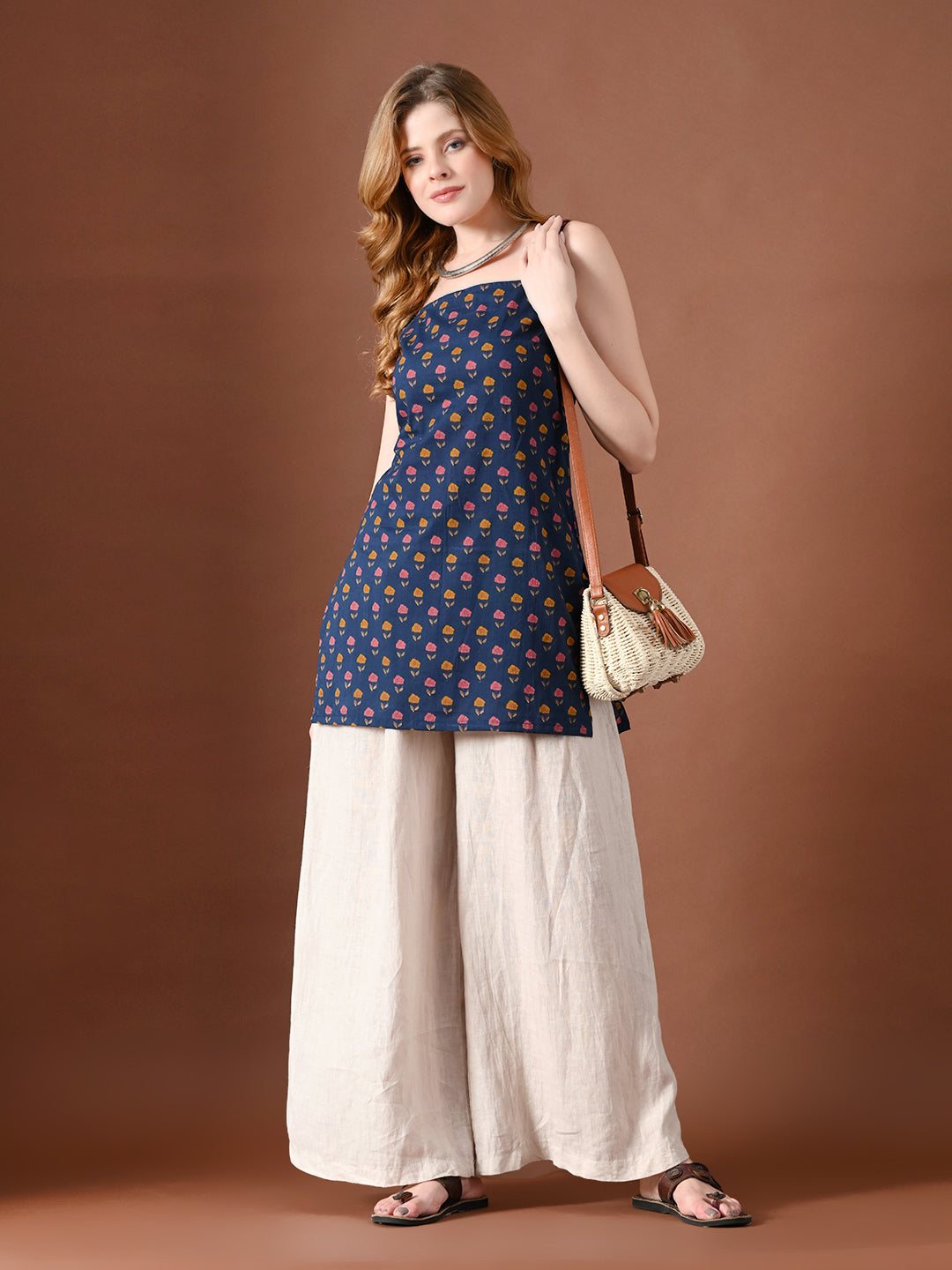 Women Floral Printed Square Neck Pure Cotton Backless Kurti