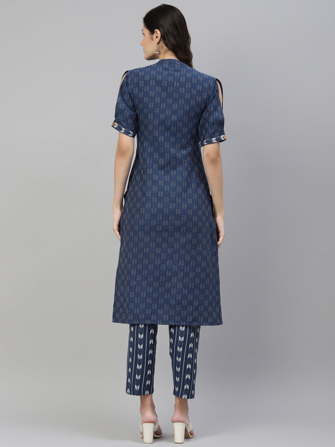 Women Blue Printed Pure Cotton Kurta with Trousers