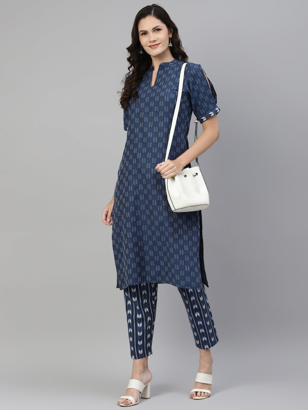 Women Blue Printed Pure Cotton Kurta with Trousers