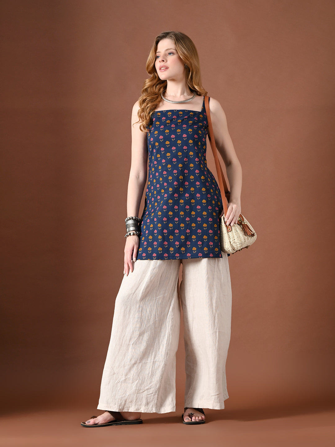 Women Floral Printed Square Neck Pure Cotton Backless Kurti