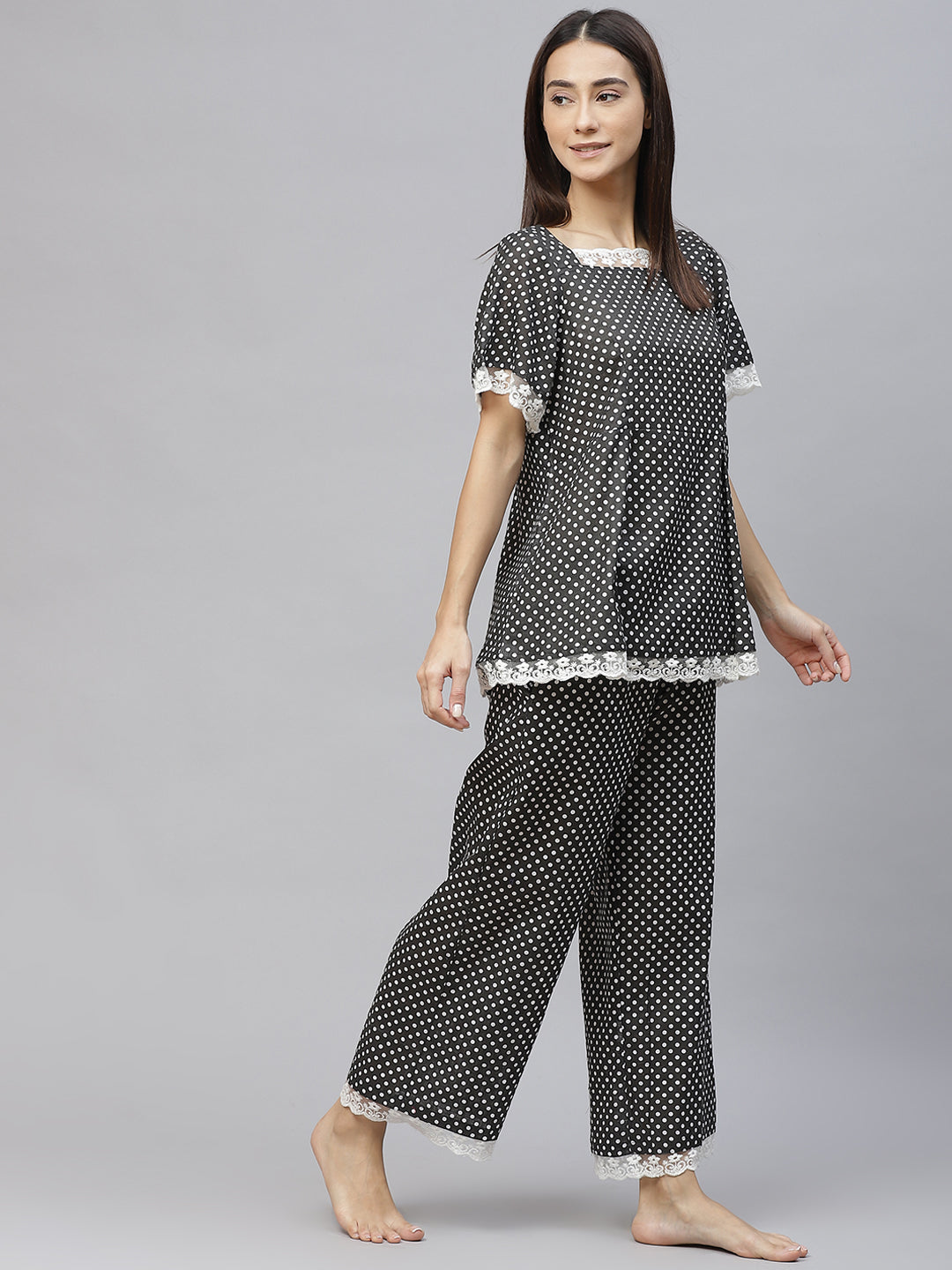 Women Black and White Pure Cotton Polka Dots Printed Night suit