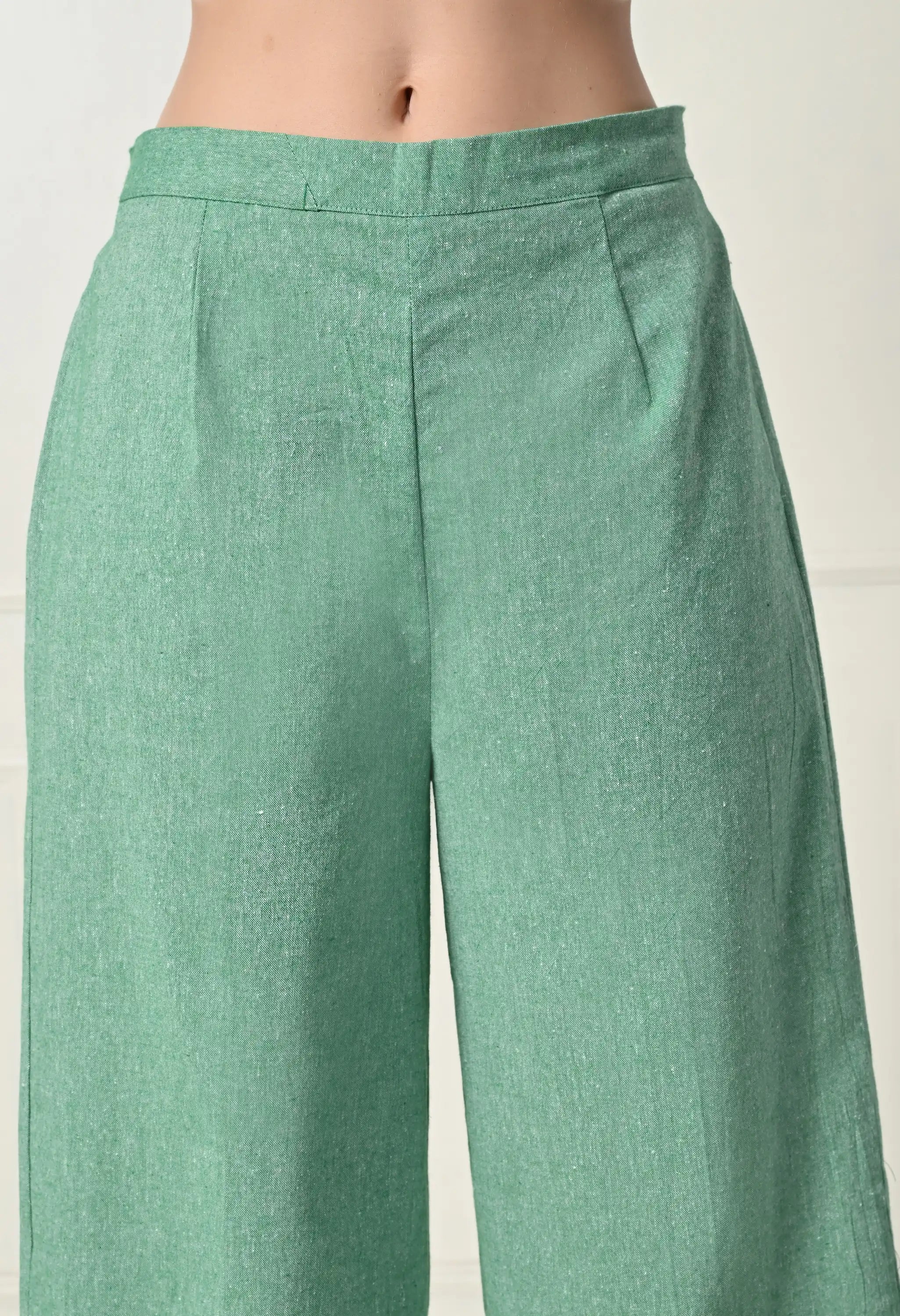 Green pleated set
