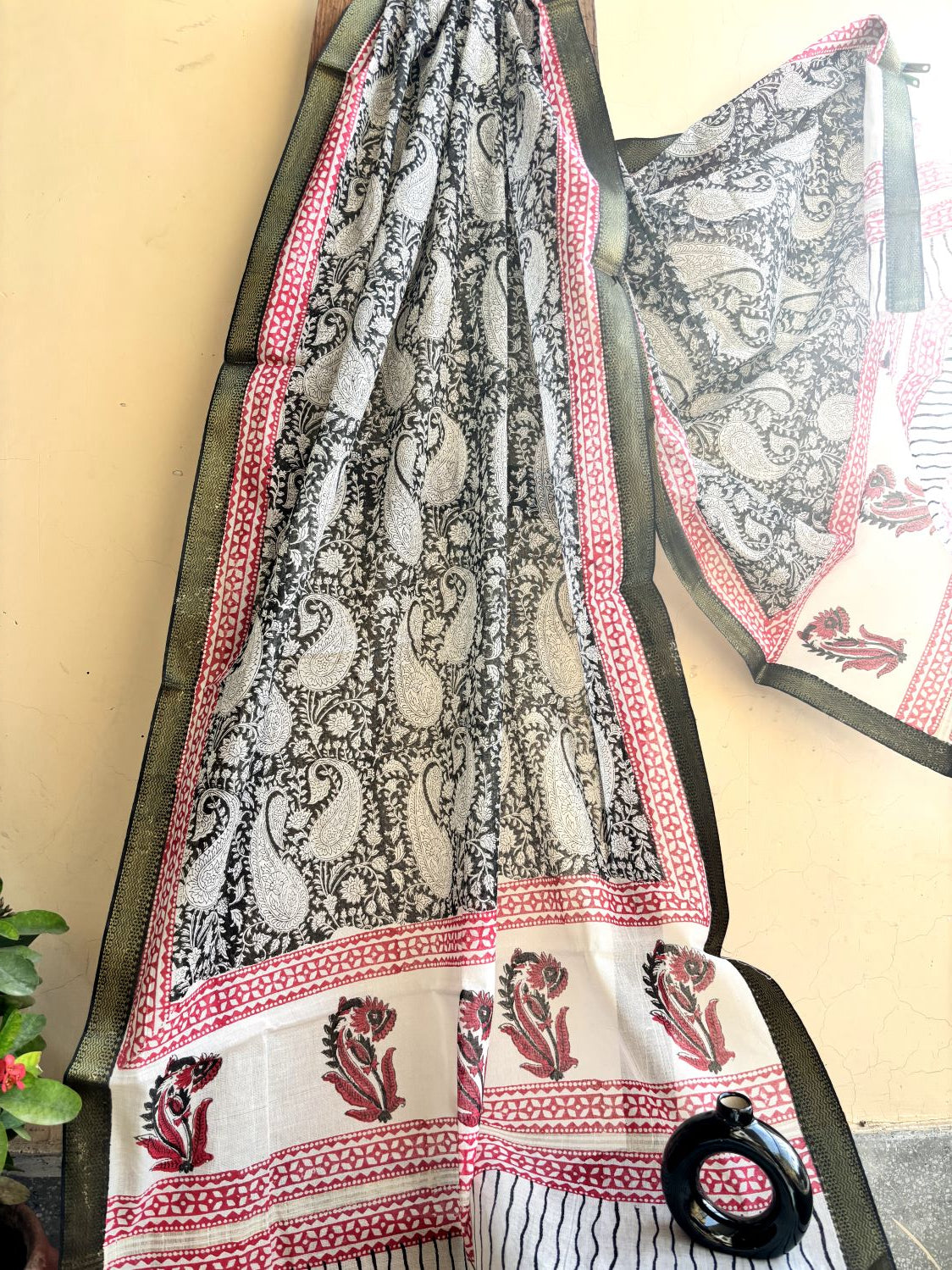 Black Handloom Dupatta