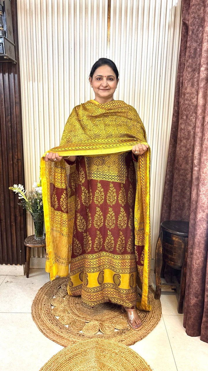 Maheshwari Silk Bagh Hand Block Printed Kurta Set With Tissue Zari Pallu Dupatta - Set of 3