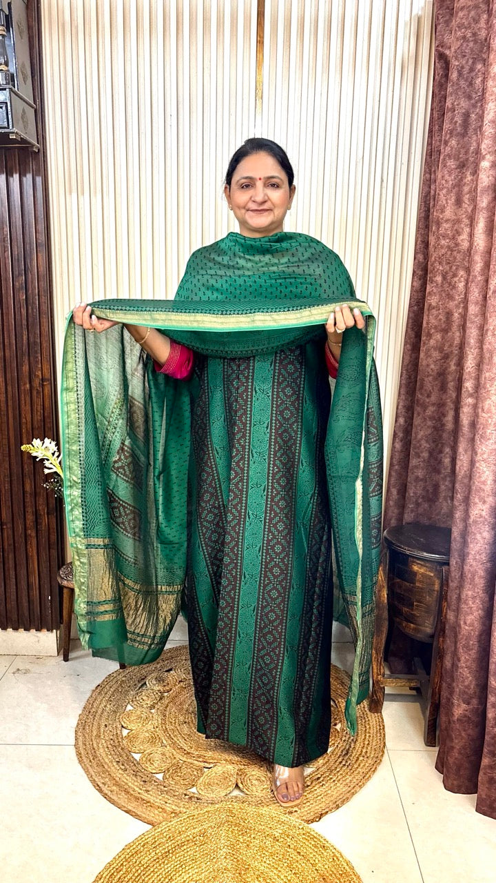 Maheshwari Silk Bagh Hand Block Printed Kurta Set With Tissue Zari Pallu Dupatta - Set of 3