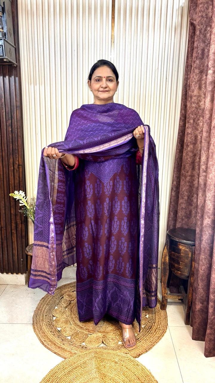 Maheshwari Silk Bagh Hand Block Printed Kurta Set With Tissue Zari Pallu Dupatta - Set of 3