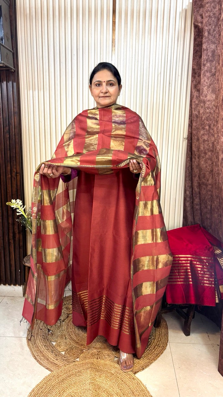 Pure Maheshwari Silk Zari Kurta With Dupatta - Set of 2