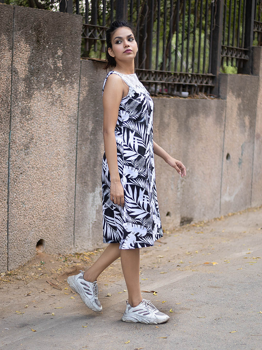 Black and white tropical print shift dress with lace patch