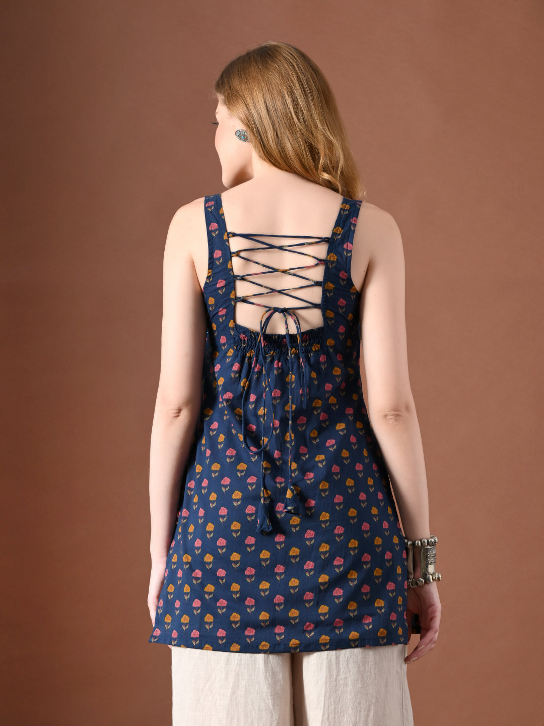 Women Floral Printed Square Neck Pure Cotton Backless Kurti