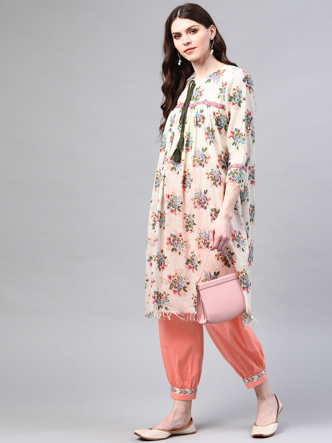 Women Off-White & Peach-Coloured Floral Printed Sustainable Kurta with Salwar