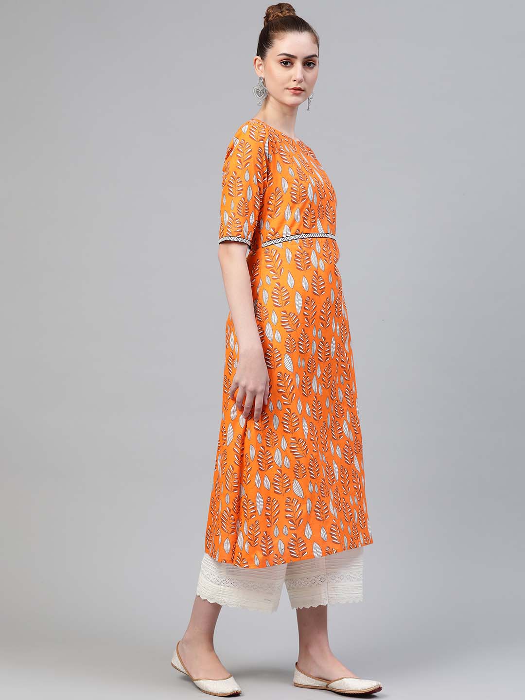 Women Orange & White Floral Printed Thread Work Pure Cotton Kurta