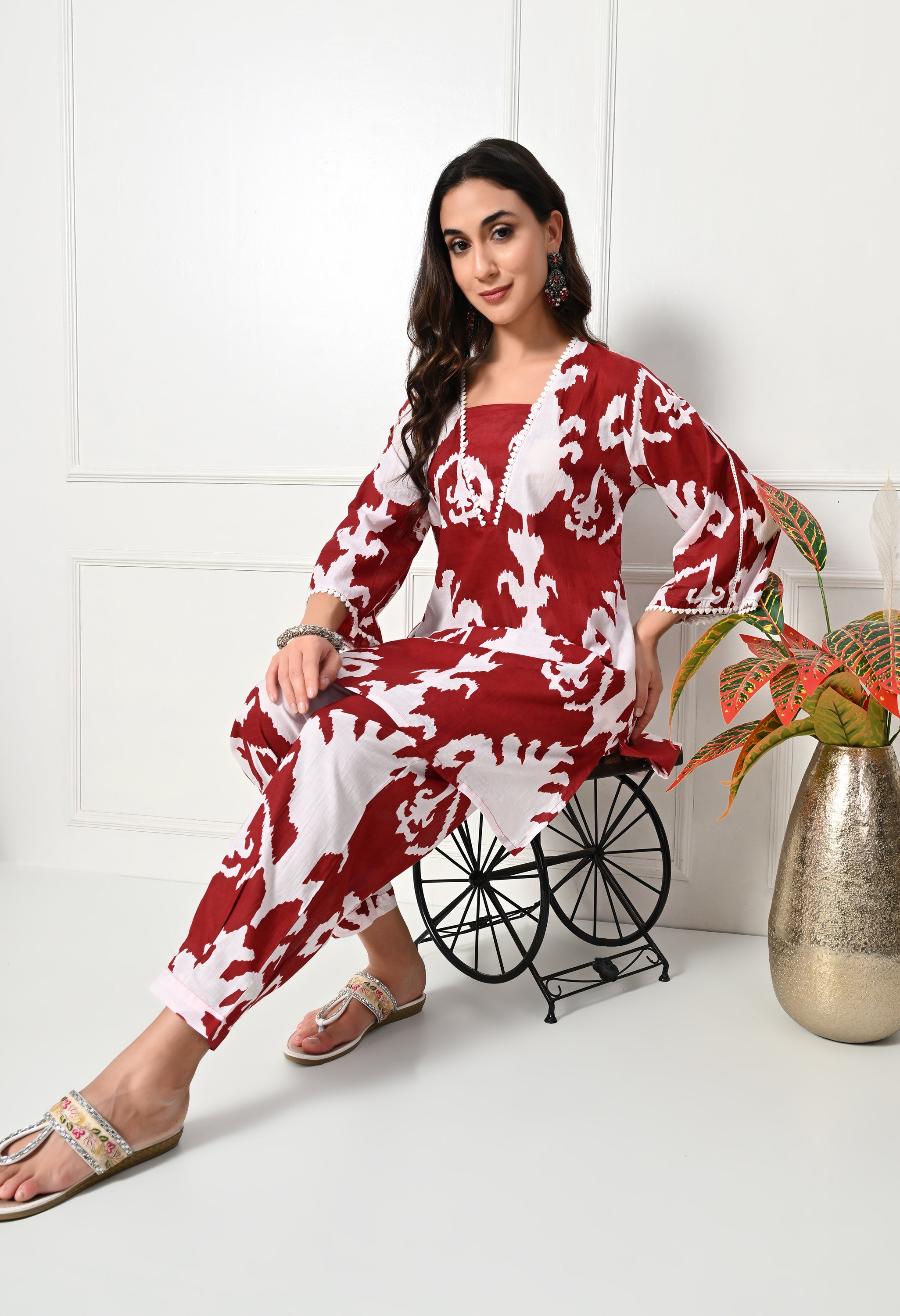 Maroon Big Flower Kurta Set With Lace Set