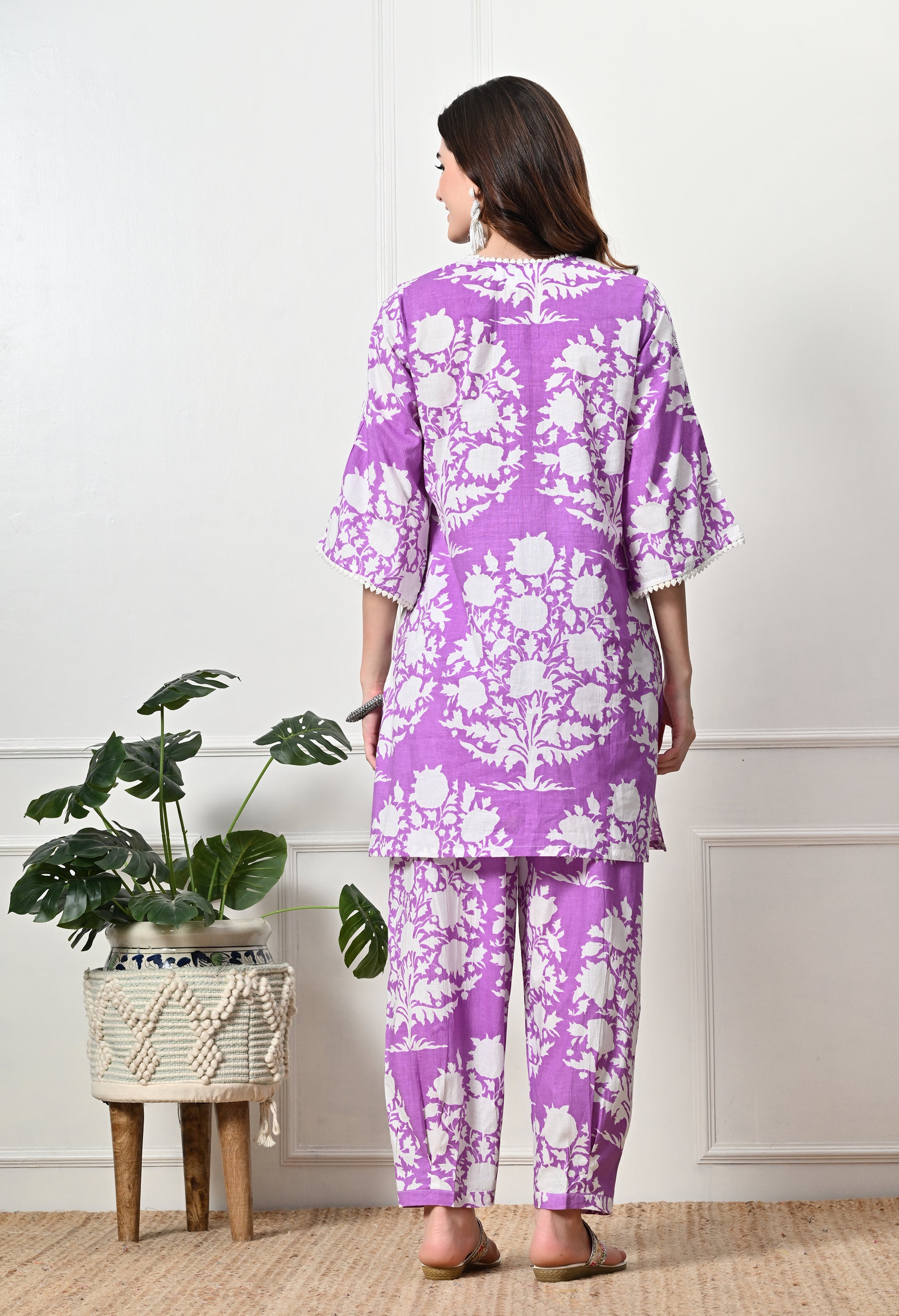 Mauve Big Flower Kurta Set With Lace details