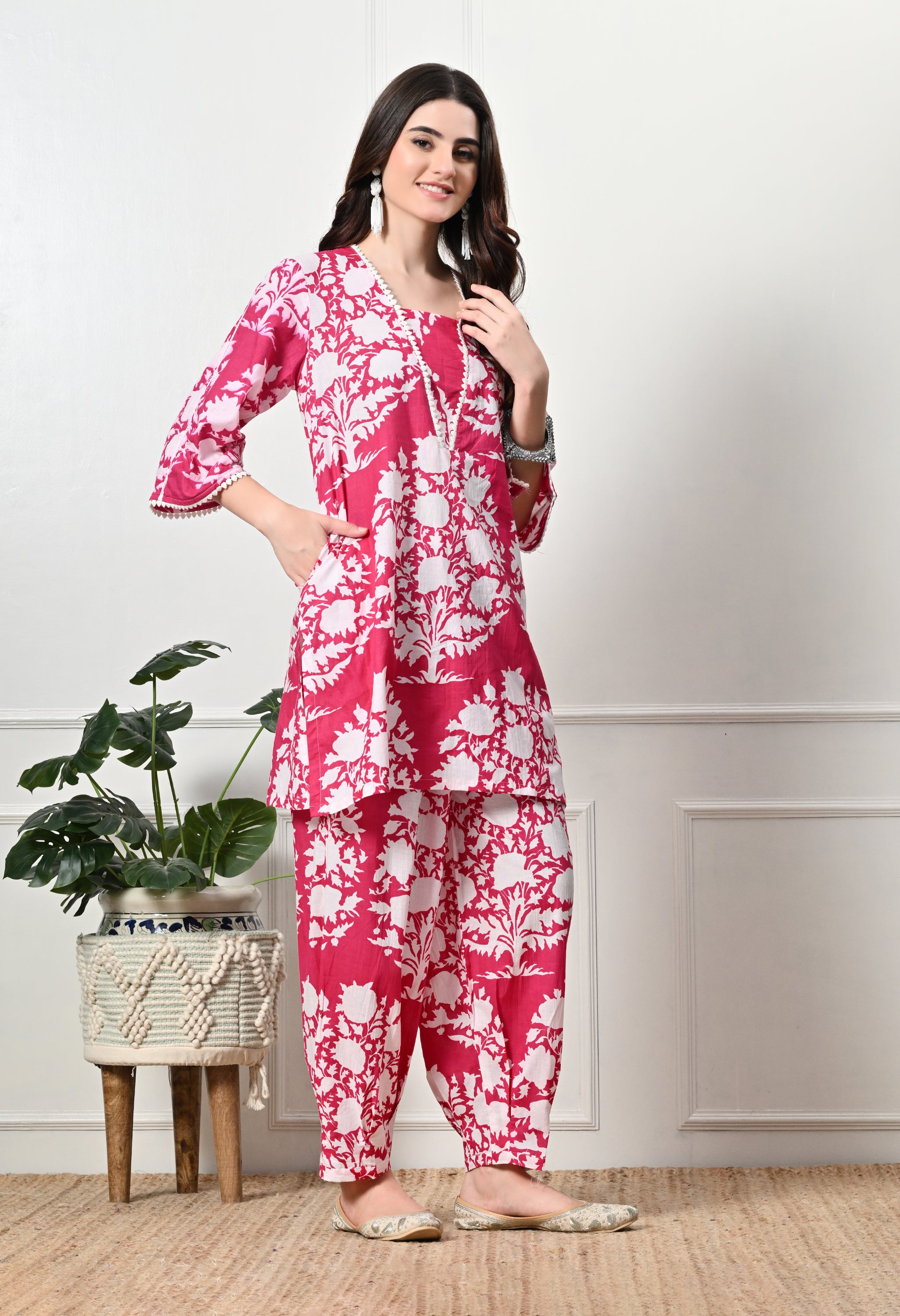 Pink FLoral kurta set with lace details