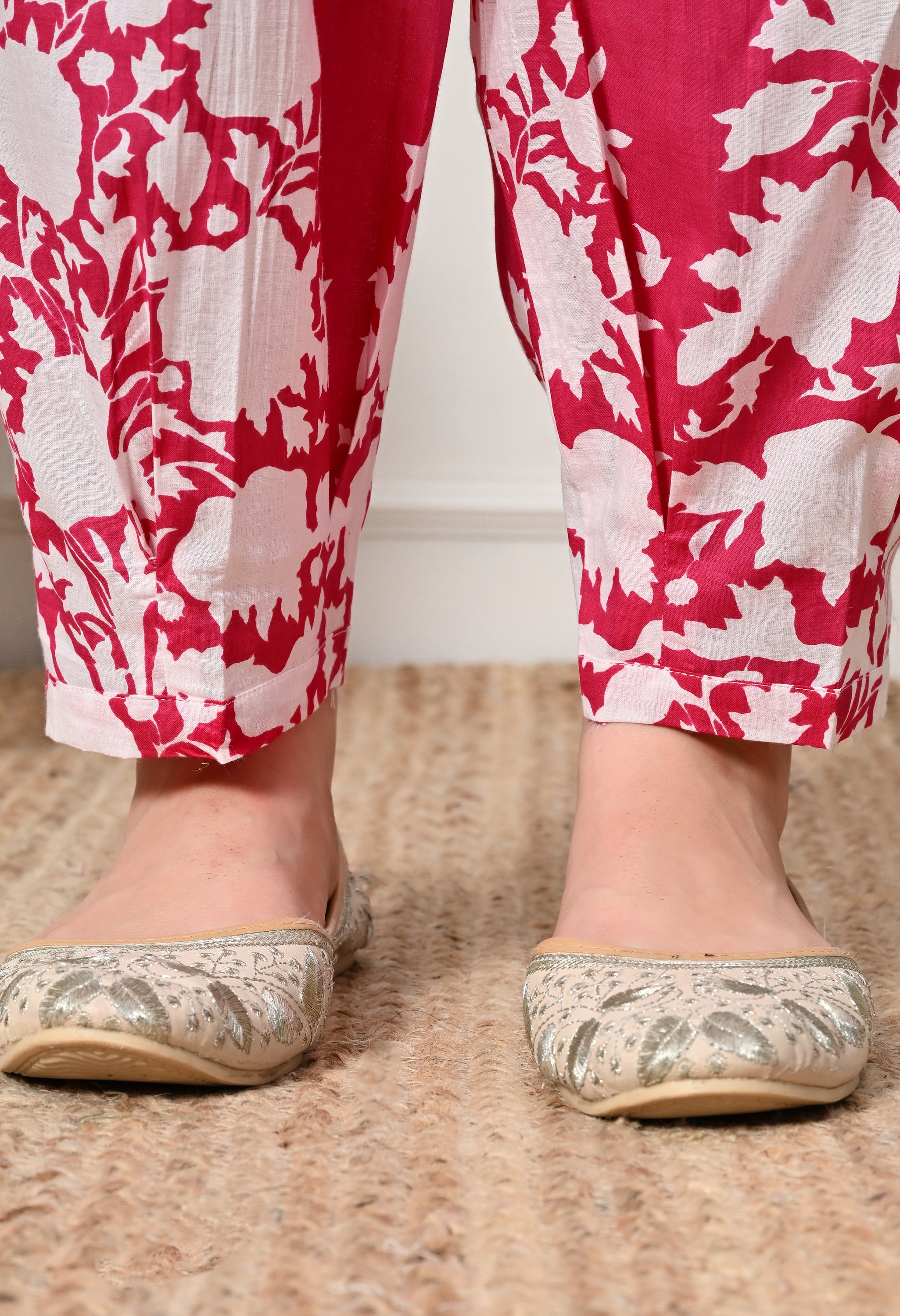 Pink FLoral kurta set with lace details