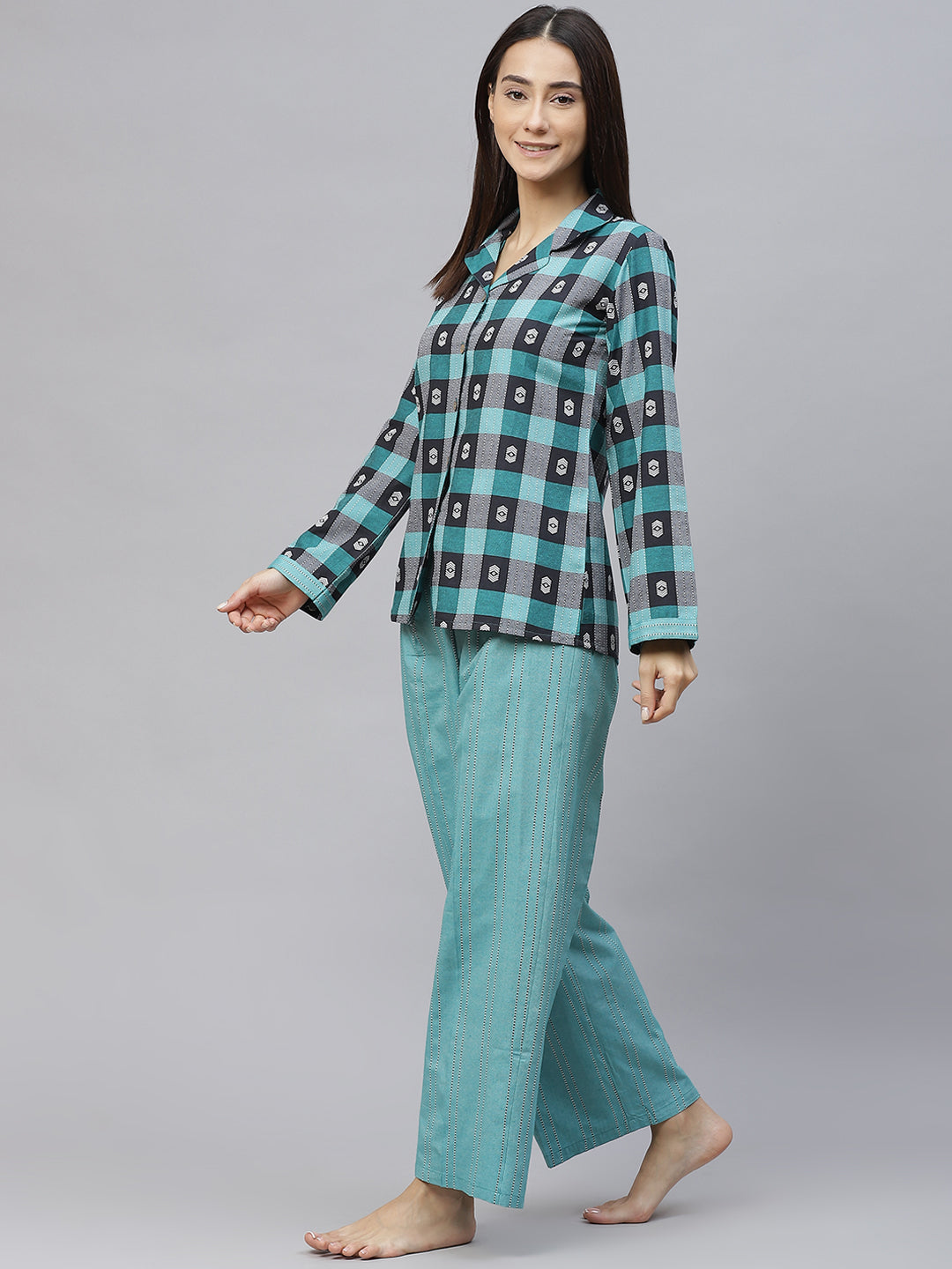 Women Green and White  Checked Cotton Pyjama Set