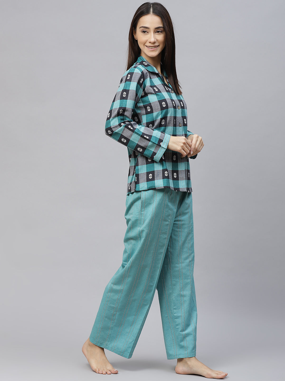 Women Green and White  Checked Cotton Pyjama Set