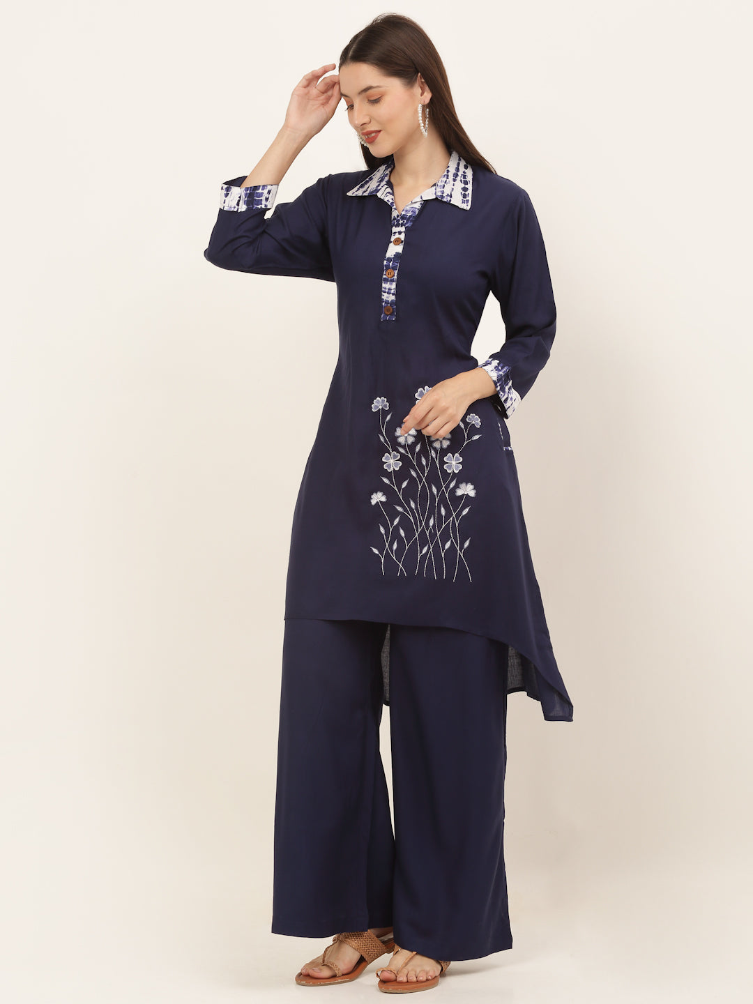 Women Blue Printed Kurti with Trousers