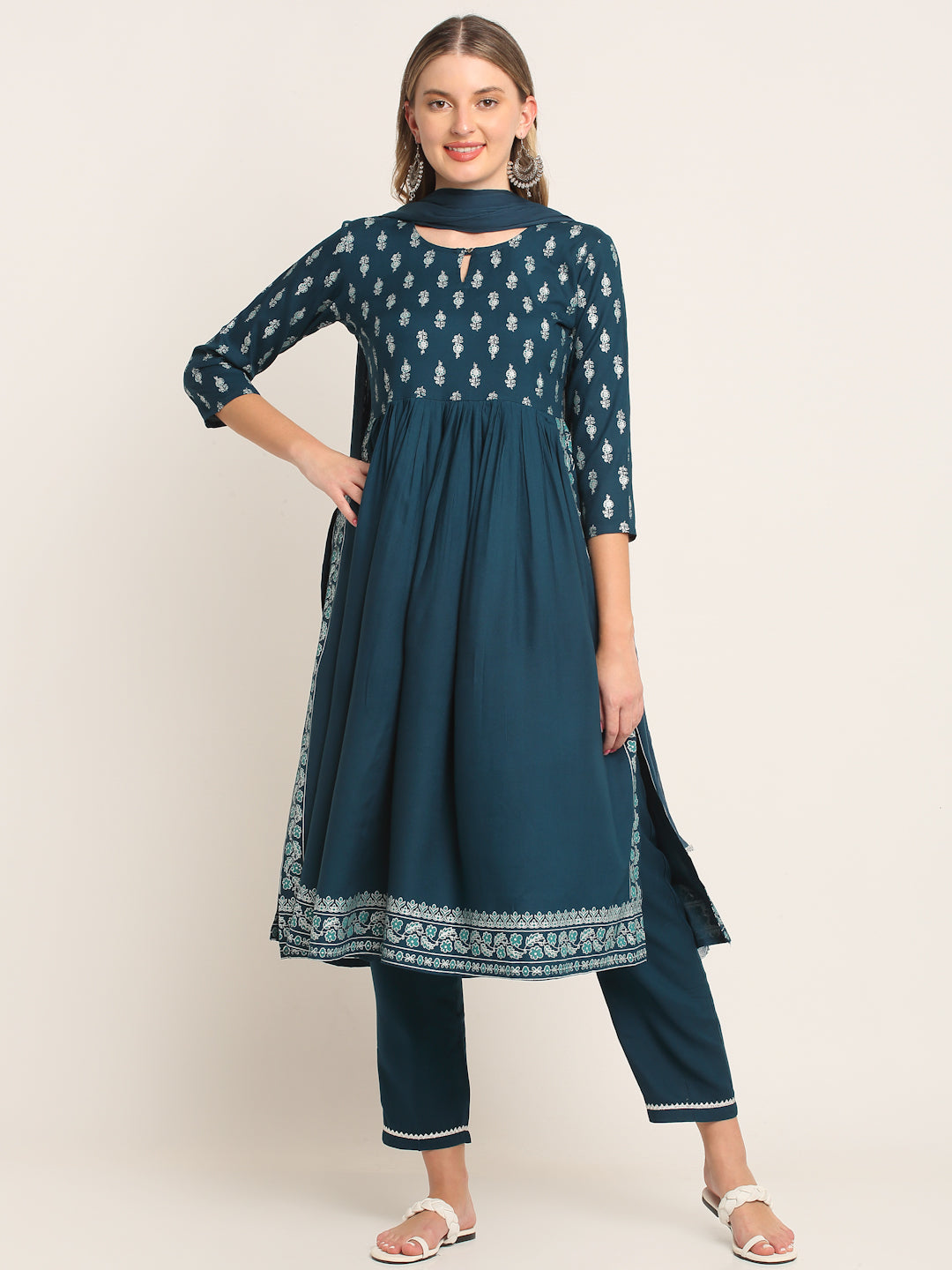 Women Blue & Silver Ethnic Motifs Printed Nyra Cut Kurta Set