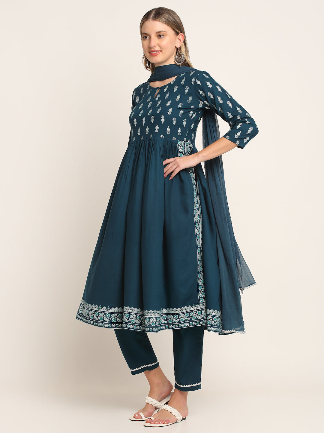 Women Blue & Silver Ethnic Motifs Printed Nyra Cut Kurta Set