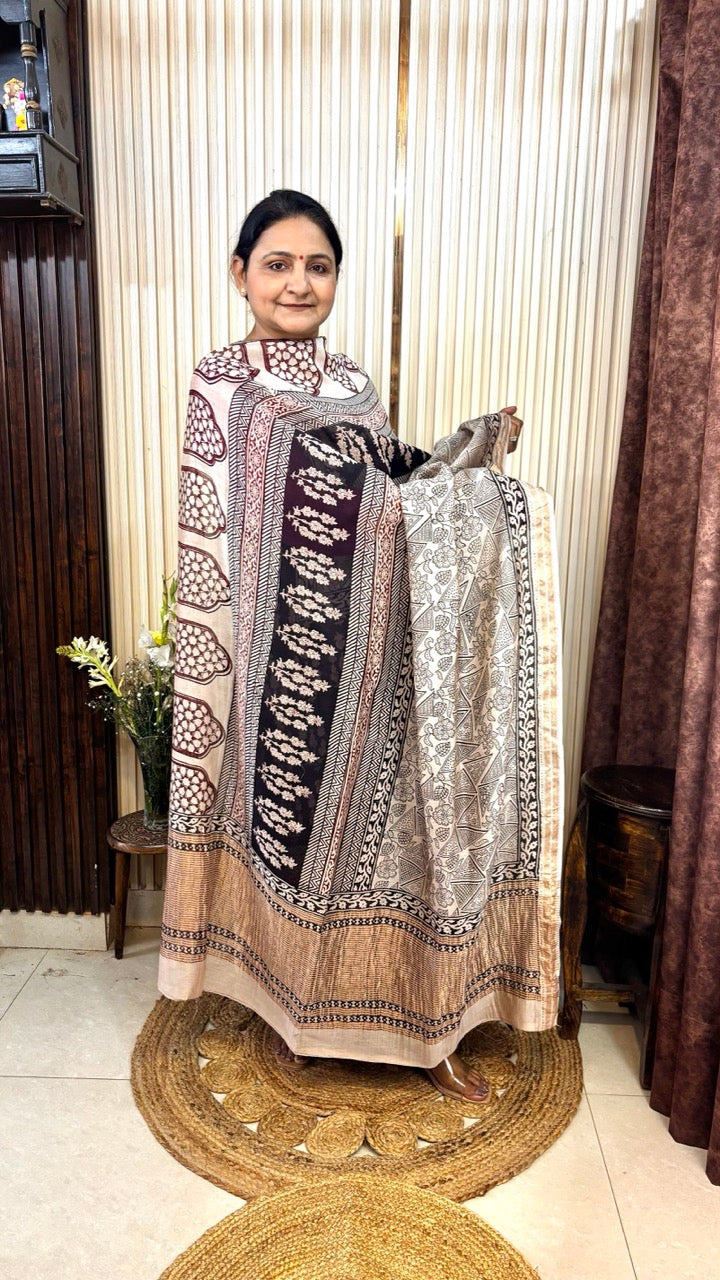 Maheshwari Silk Bagh Hand Block Printed Kurta Set With Tissue Zari Pallu Dupatta - Set of 3