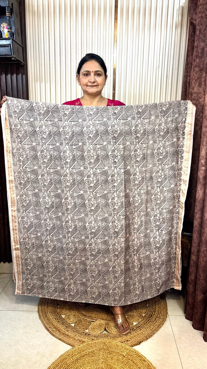 Maheshwari Silk Bagh Hand Block Printed Kurta Set With Tissue Zari Pallu Dupatta - Set of 3