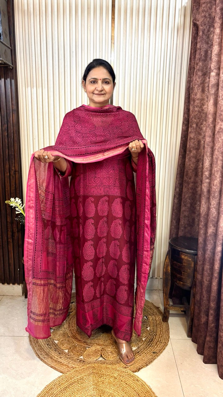 Maheshwari Silk Bagh Hand Block Printed Kurta Set With Tissue Zari Pallu Dupatta - Set of 3