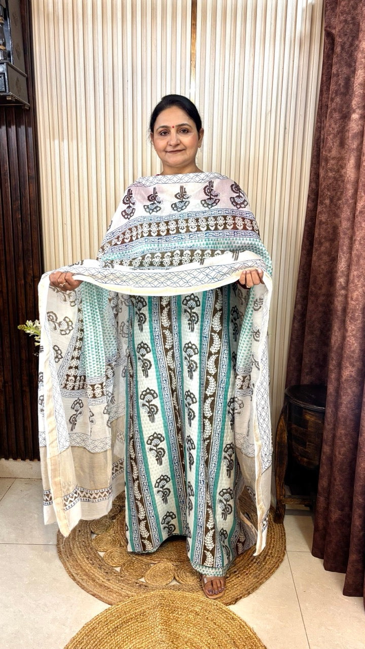 Maheshwari Silk Bagh Hand Block Printed Kurta Set With Tissue Zari Pallu Dupatta - Set of 3