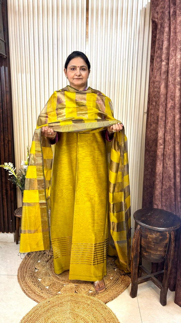 Pure Maheshwari Silk Zari Kurta With Dupatta - Set of 2