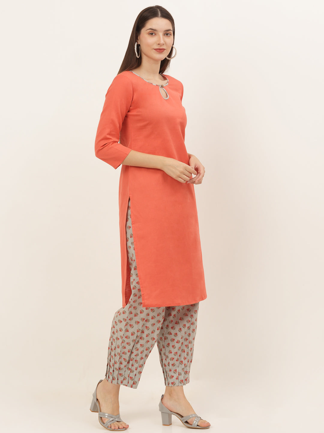 Women Peach-Coloured Keyhole Neck Kurta