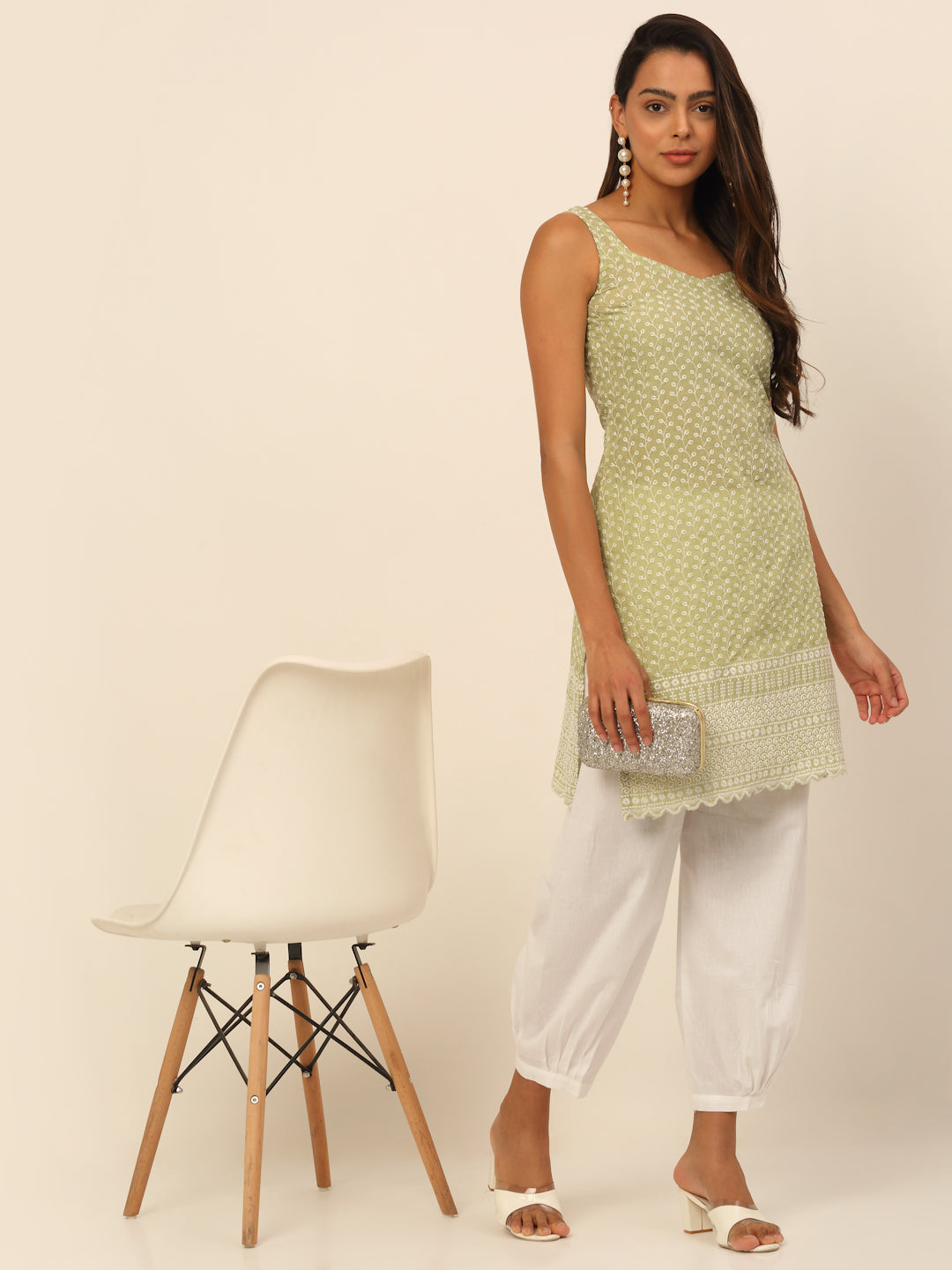 Women Green Embroidered Kurta