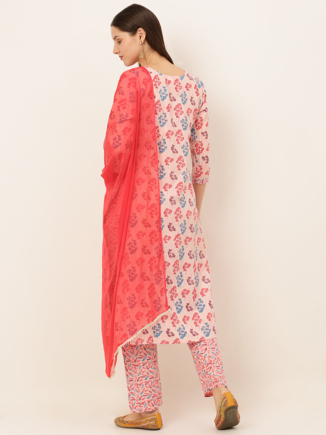 Women Pink Floral Printed Kurta with Trousers & With Dupatta