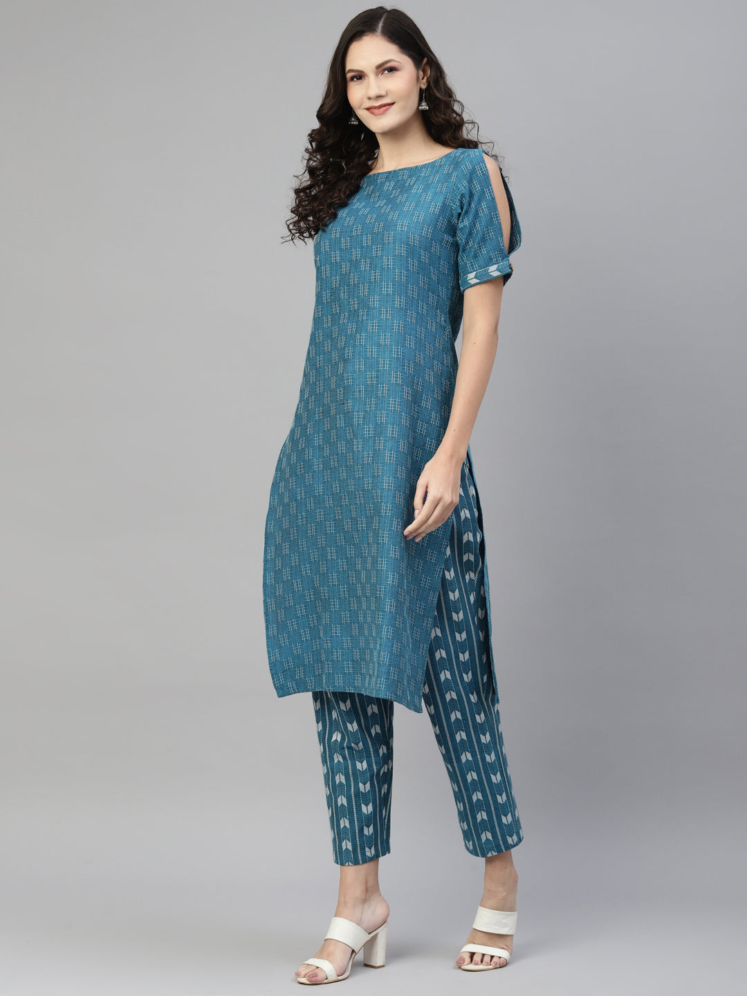 Women Teal Printed Pure Cotton Kurta with Trousers