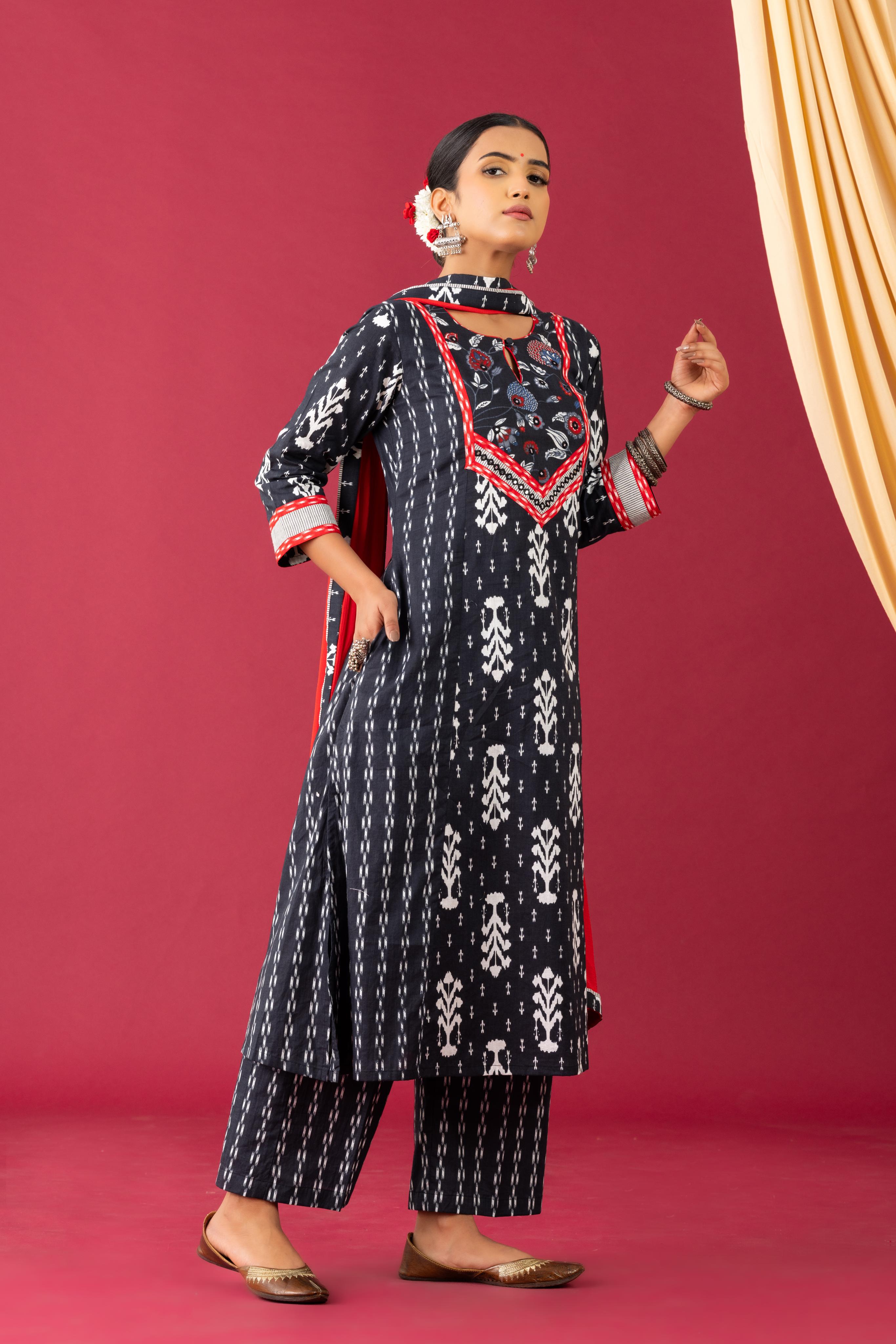 Bahaar Black ikkat print kurta set