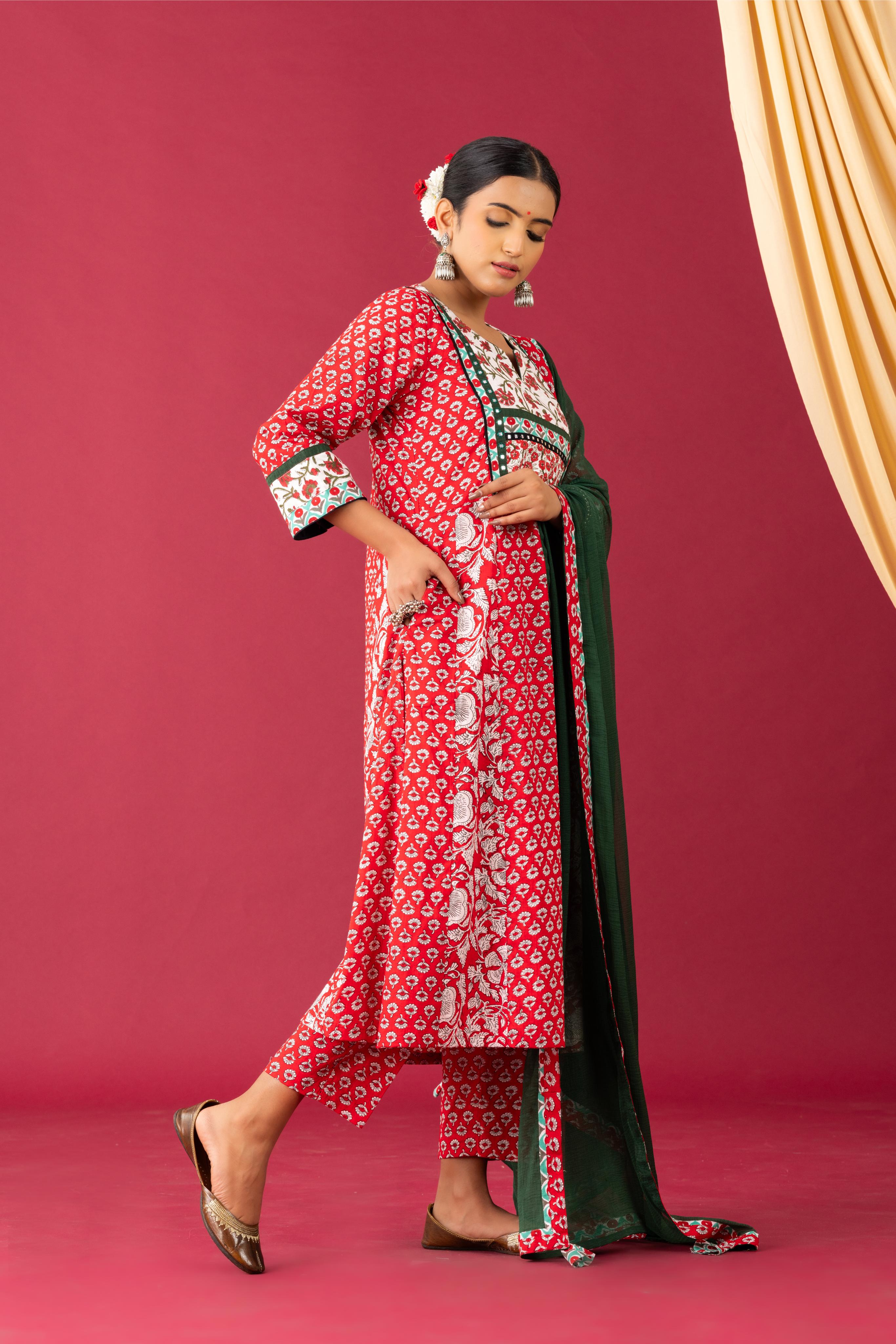 Bahaar Red kalidar kurta set