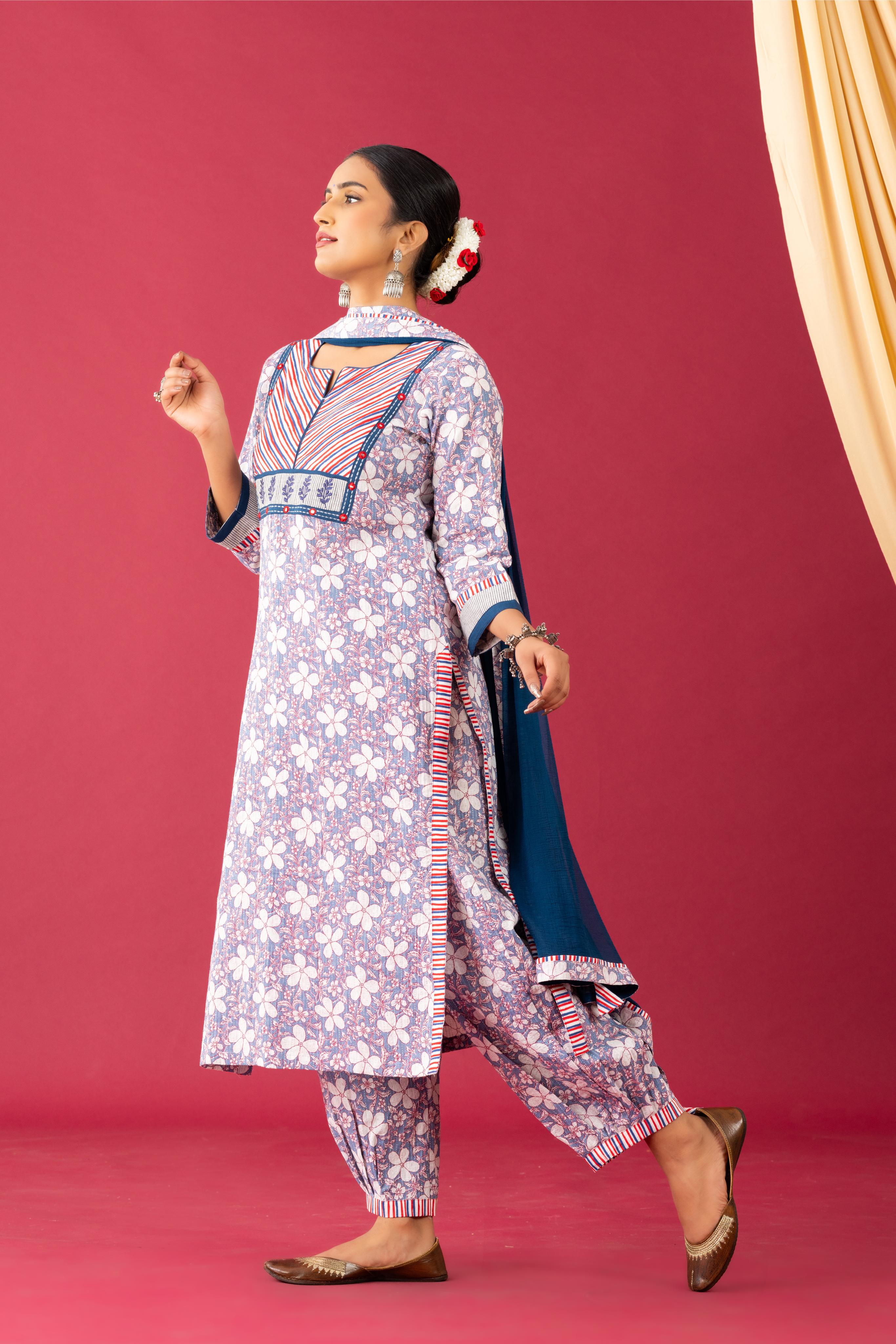 Bahaar Lavender & blue floral kurta set