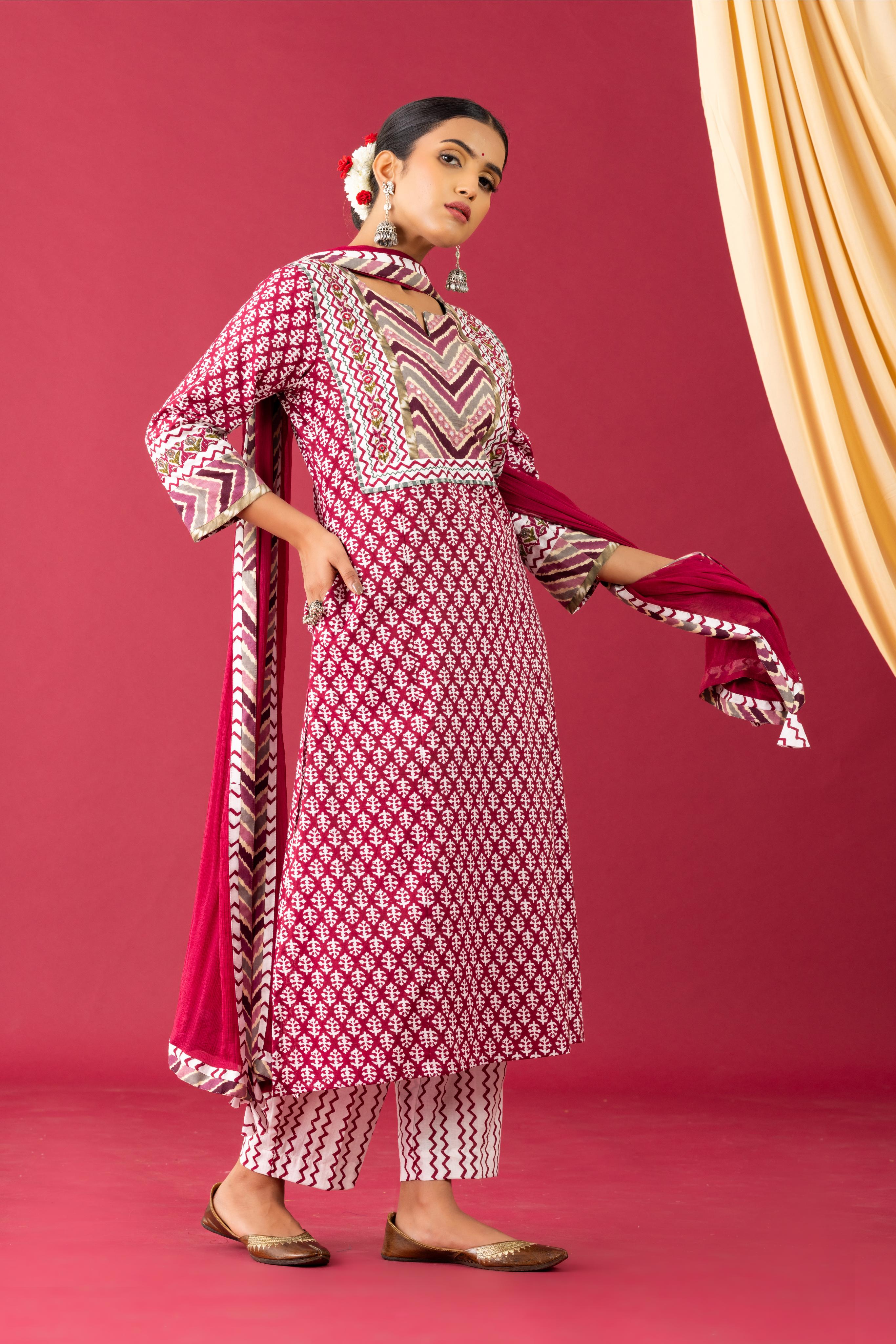 Bahaar Wine booti cotton kurta set