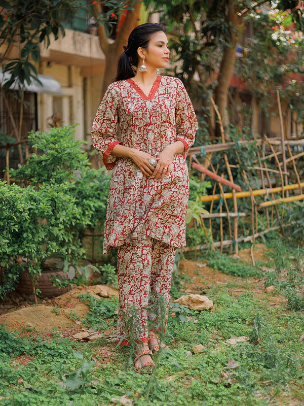 Kalamkari cord set with Pleates and lace details